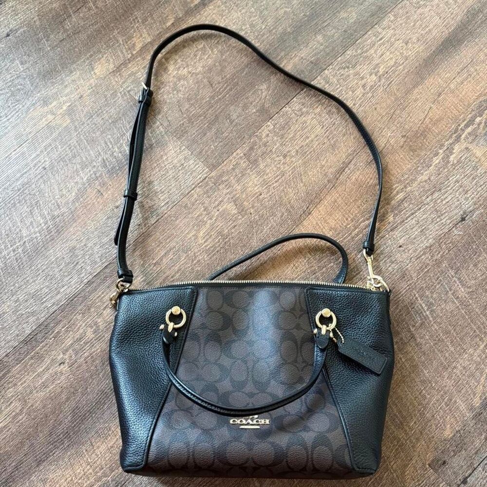 Coach purse - Picture 1 of 6